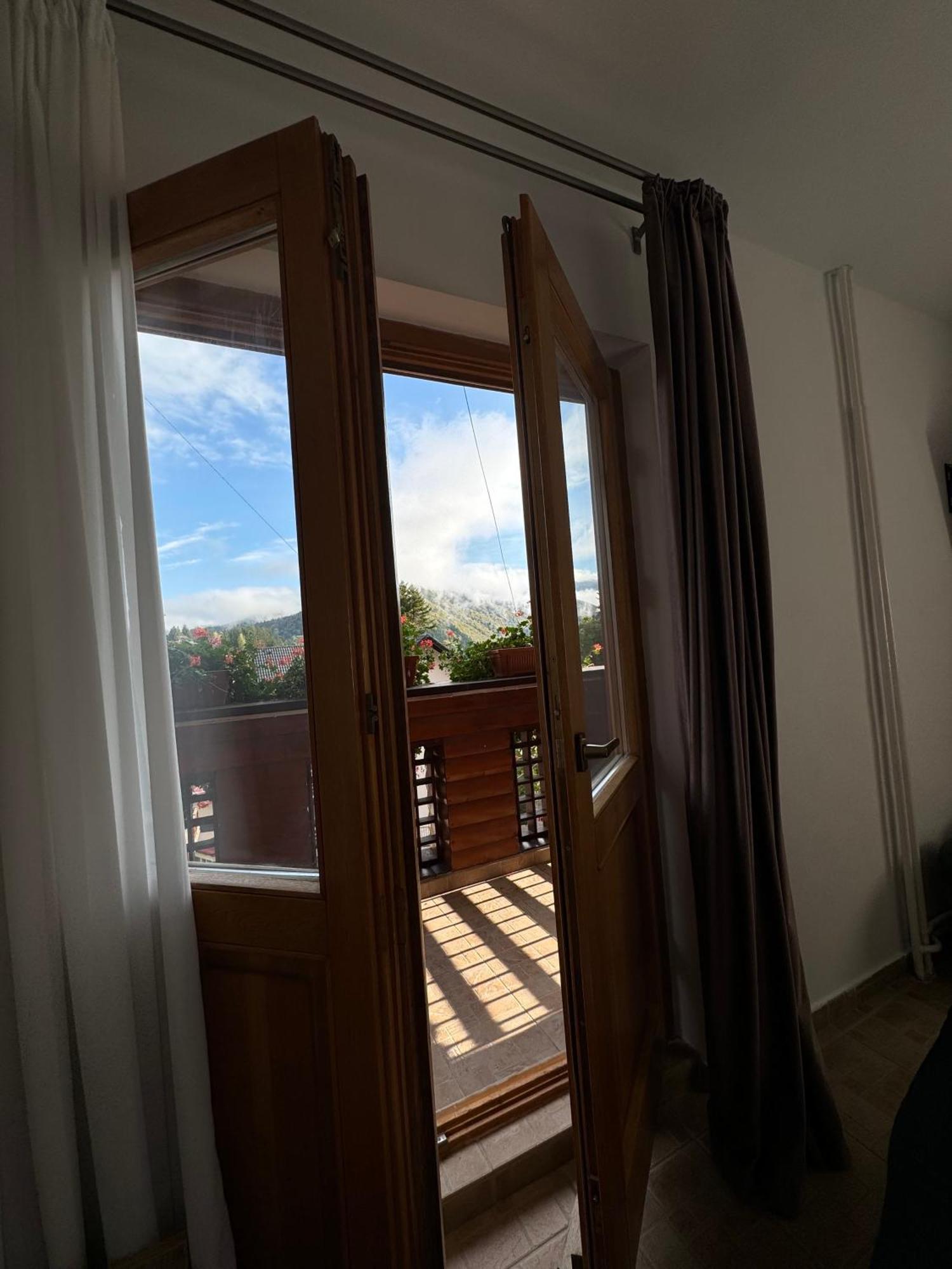 Hotel Alisio à Sinaia Extérieur photo