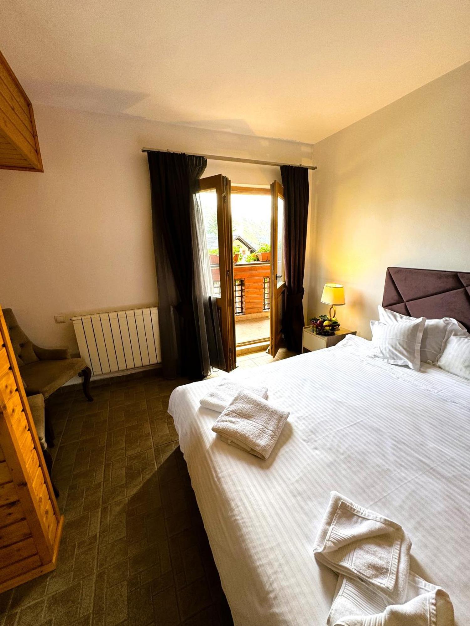 Hotel Alisio à Sinaia Extérieur photo